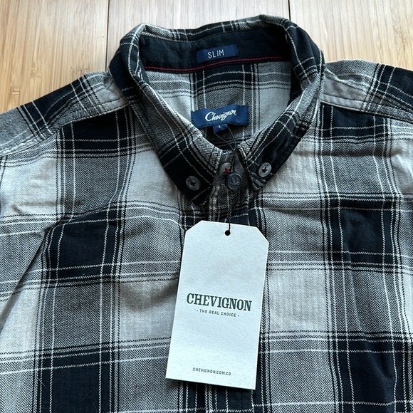 Chevignon slim fit button down size L - Picture 2 of 4